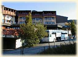 L'institution CCAS, et notre car prt au dpart 