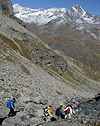 La descente dans la ravine schisteuse