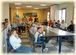 A la SLV7, tous passionns devant le diaporama sur notre sjour Jurassique que nous projette Bernard