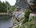 Passage rtrci pour le Doubs et chemin taill dans la roche pour nous